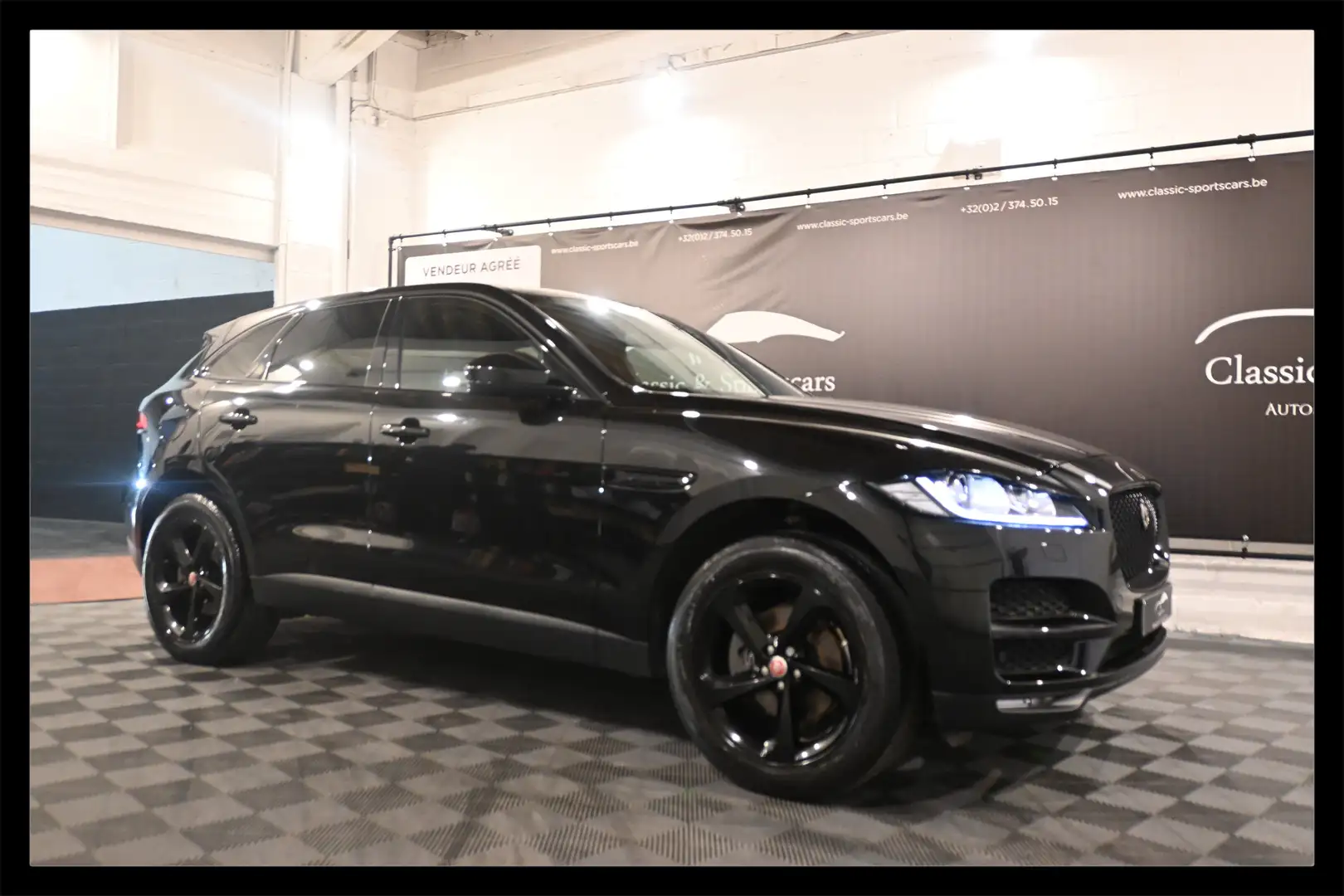 Jaguar F-Pace 2.0 D AWD R-SPORT / PANO / CAMERA / FULL !! Noir - 1
