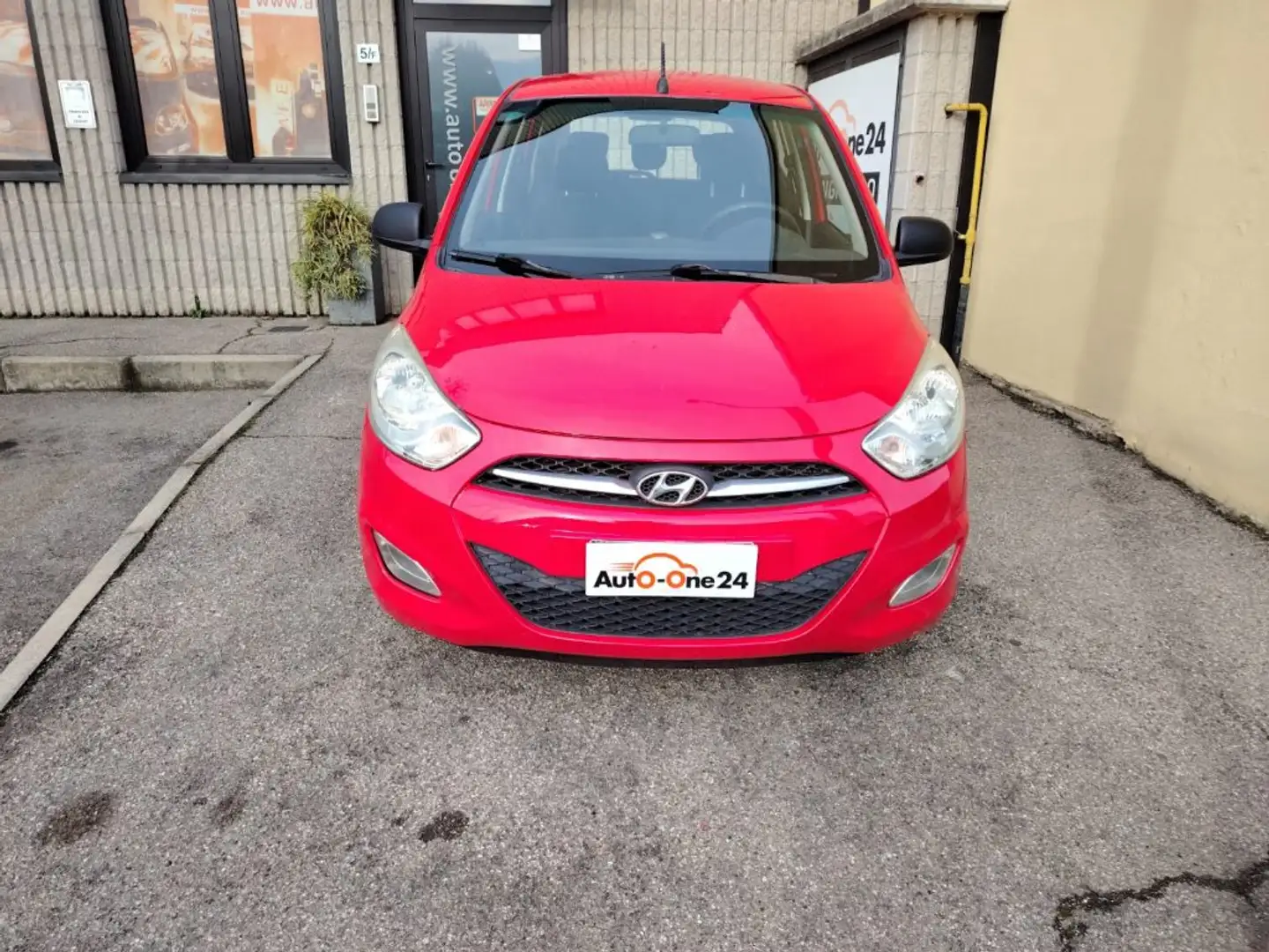 Hyundai i10 1.1 12V BlueDrive GPL Sound Edition NEOPATENTATI Rood - 2