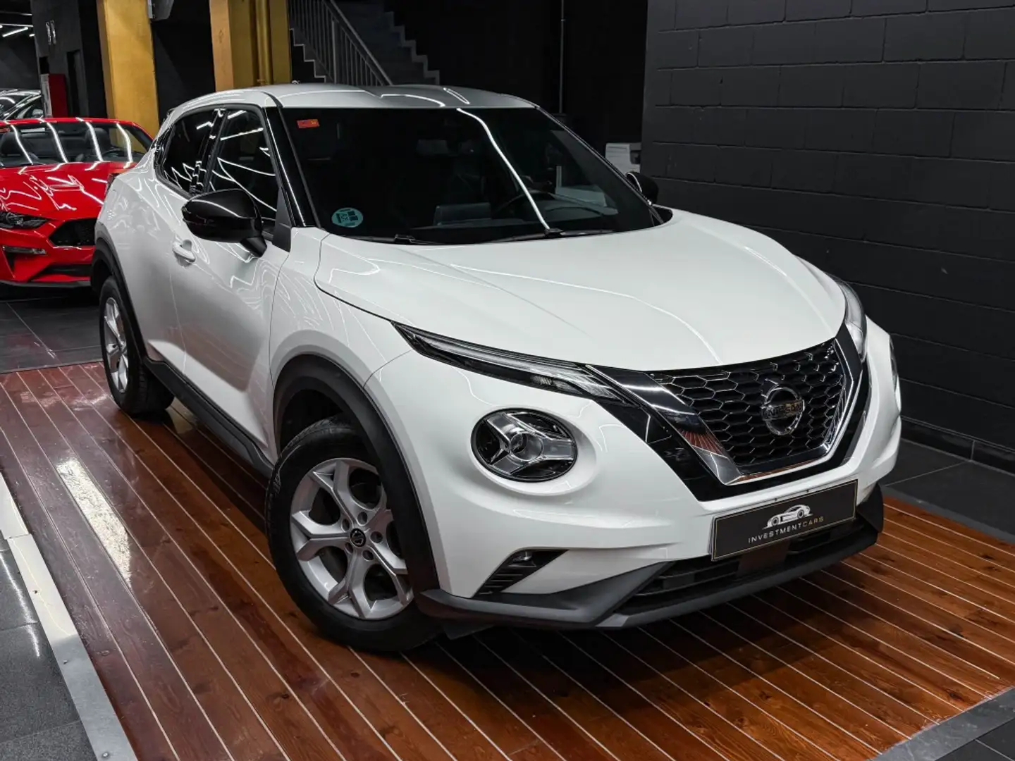 Nissan Juke 1.0 DIG-T Acenta 4x2 DCT 7 114 Blanc - 1