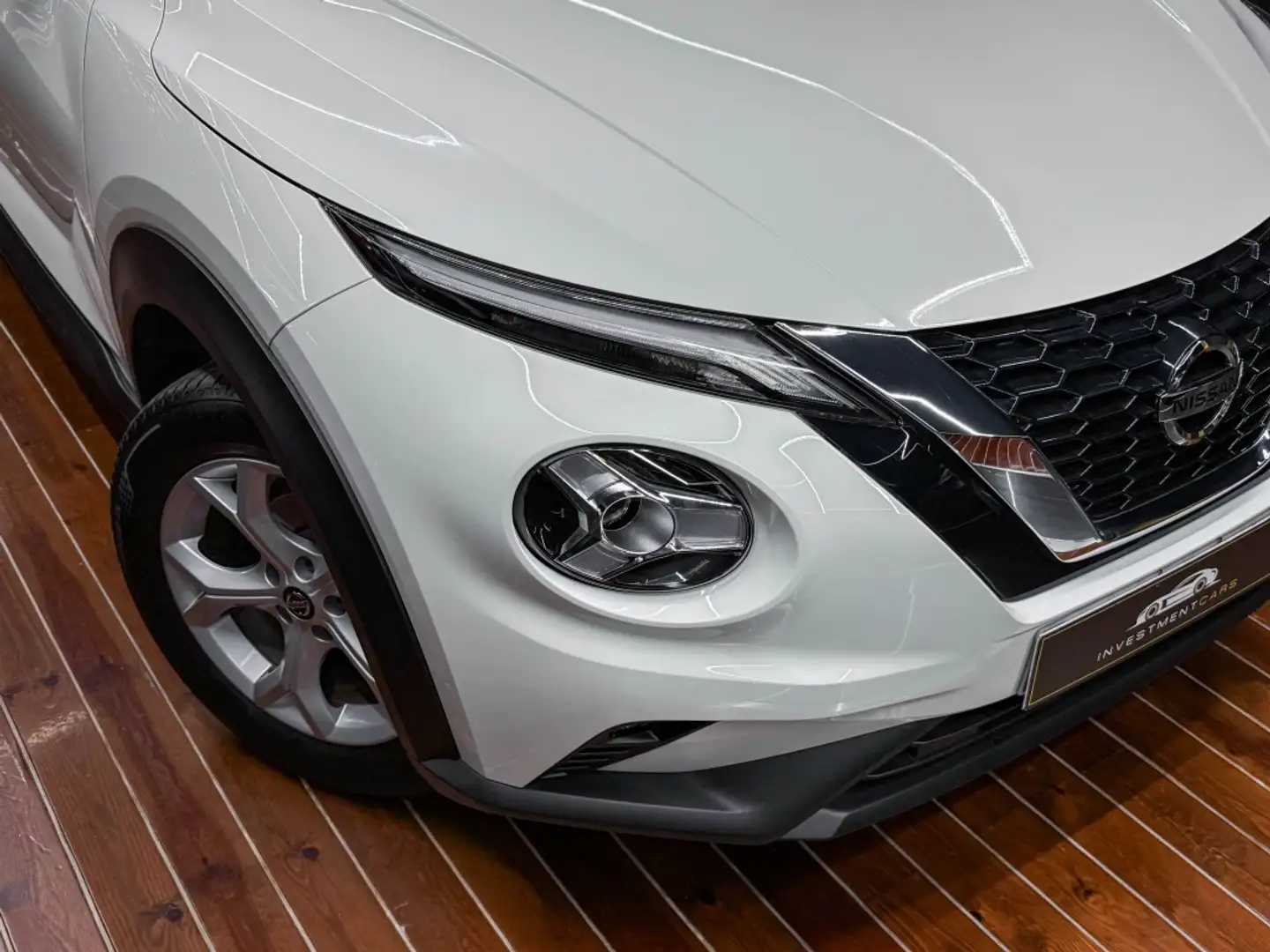 Nissan Juke 1.0 DIG-T Acenta 4x2 DCT 7 114 Blanc - 2