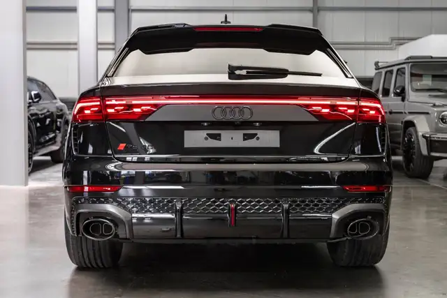 Audi RS Q8 view 14