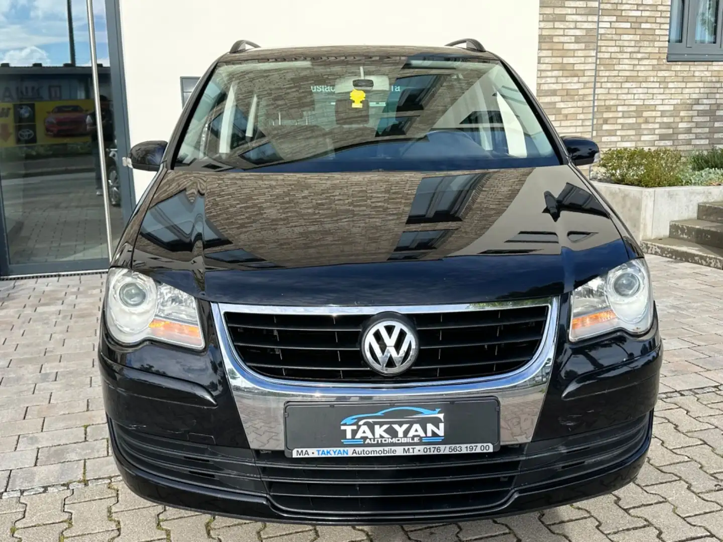 Volkswagen Touran Trendline*Automatik*Tüv-Neu* Schwarz - 2