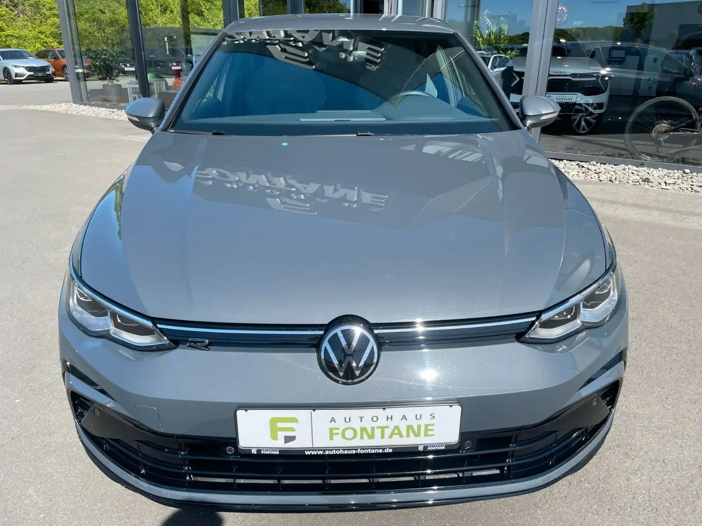 Volkswagen Golf VIII Lim. R-Line eTSI Kamera Keyless ACC Grijs - 2