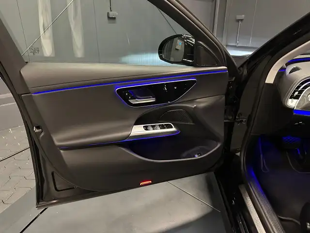 Mercedes-Benz E-Class view 14