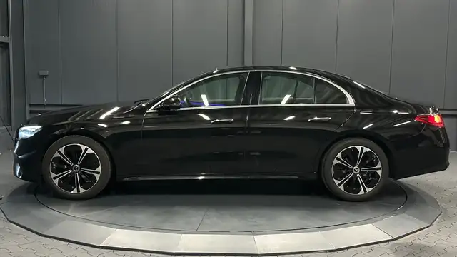 Mercedes-Benz E-Class view 2