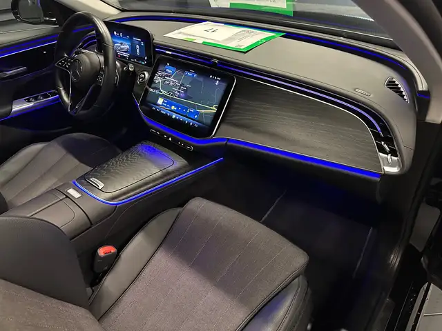 Mercedes-Benz E-Class view 12