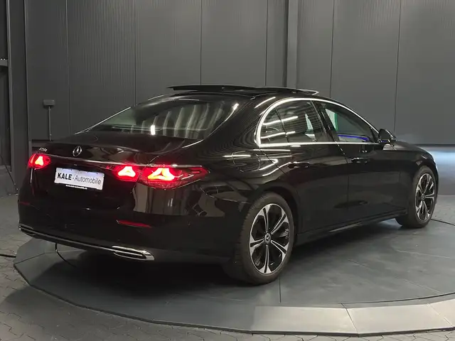Mercedes-Benz E-Class view 5