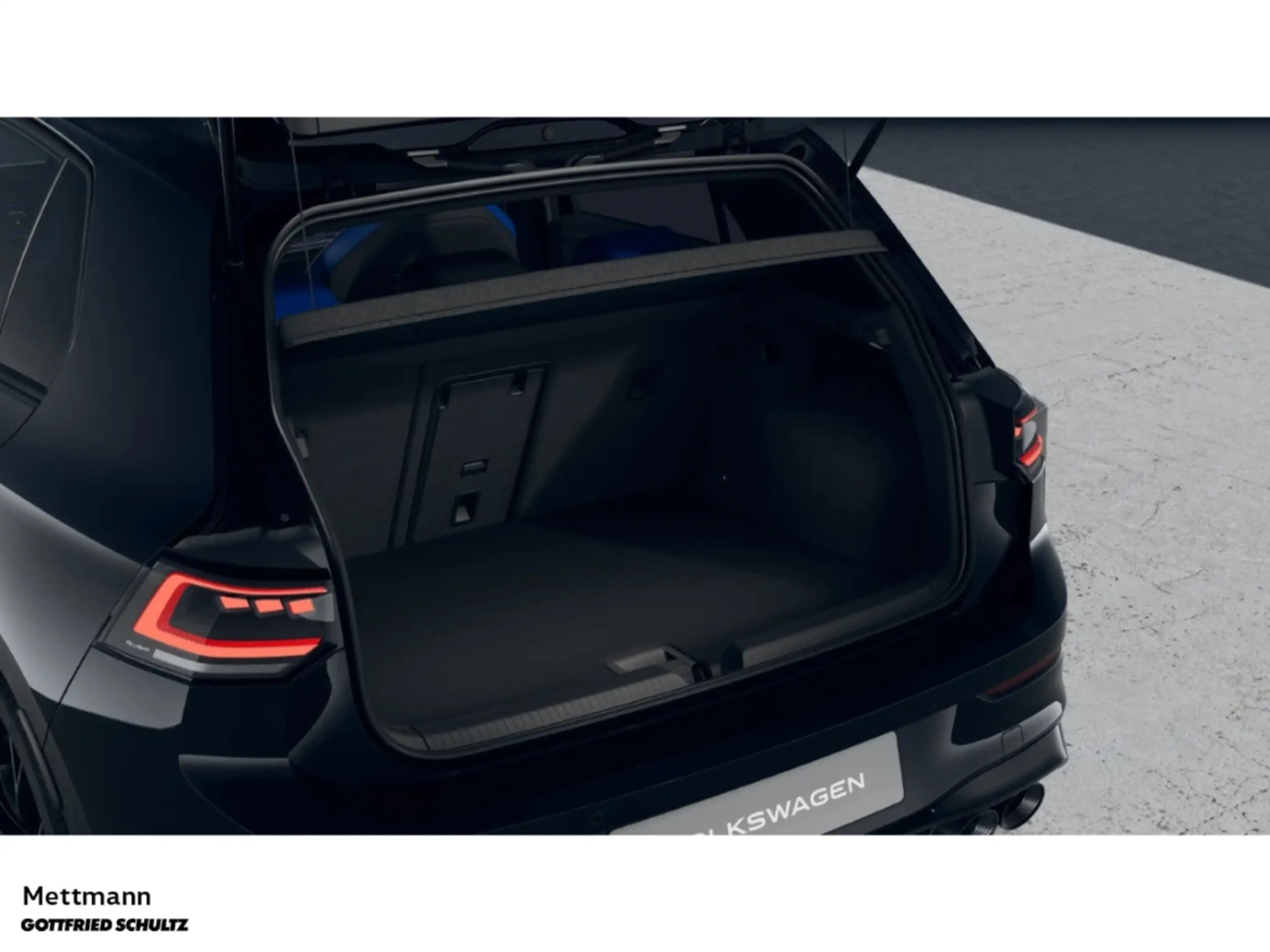 Volkswagen Golf R 2.0 TSI DSG IQ BLACK AKRAPO H&K PANO AREA HUD — photo 8