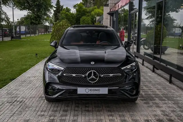 Mercedes-Benz 300 view 3