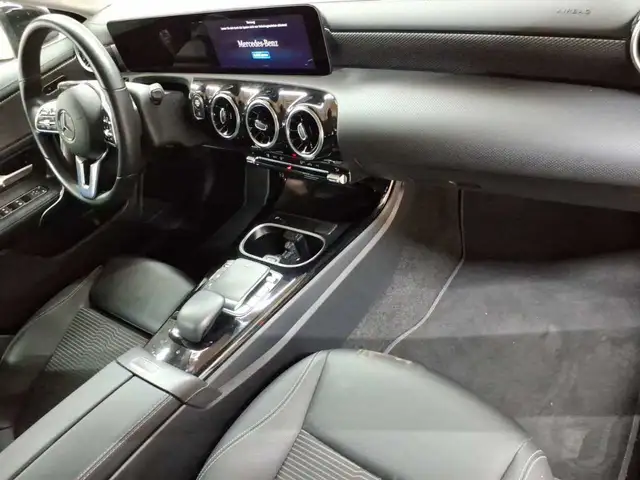 Mercedes-Benz CLA view 9