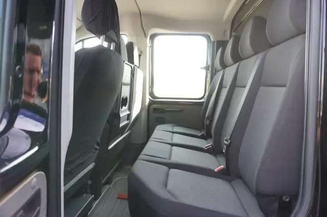 Volkswagen Crafter view 9