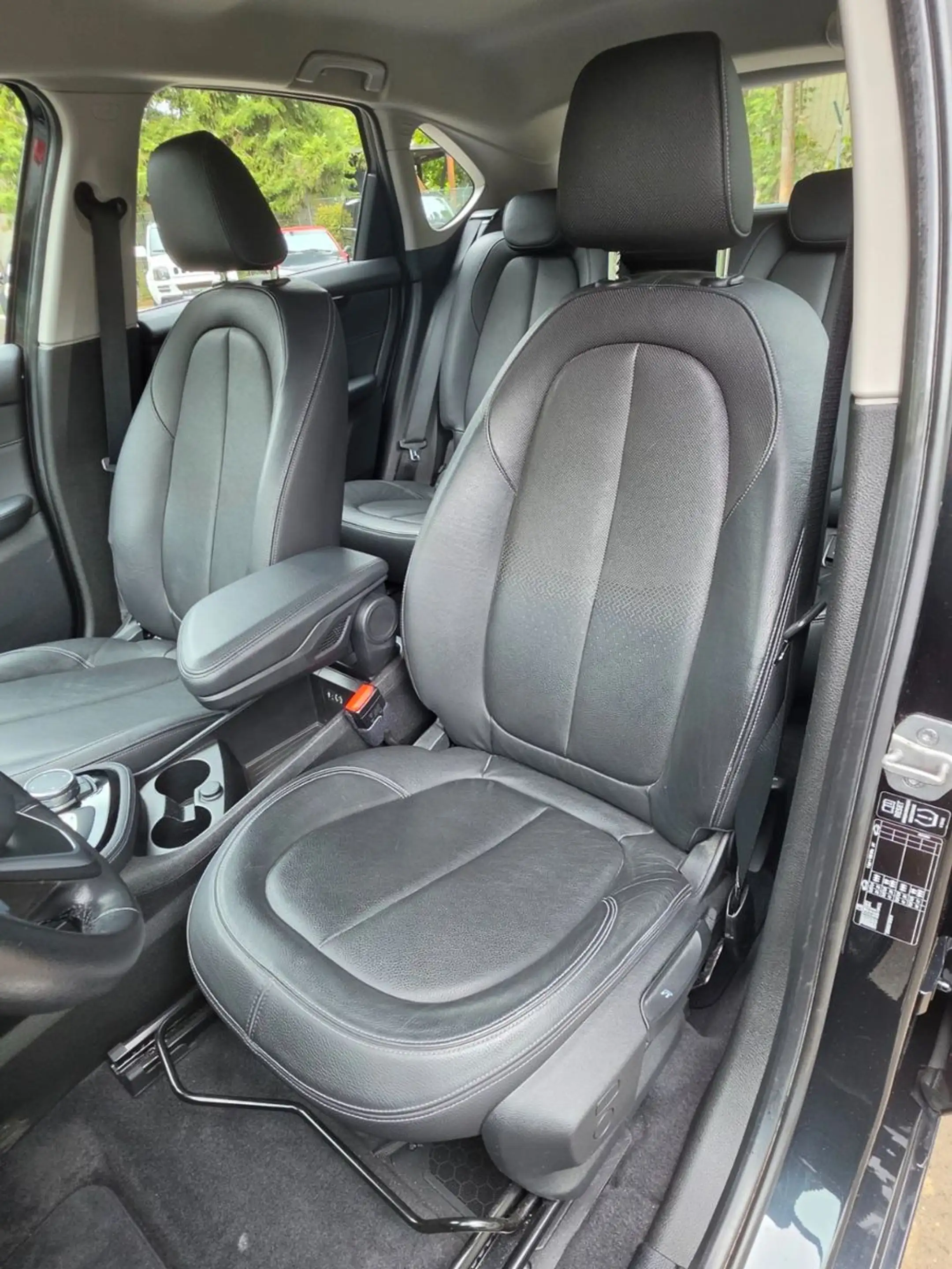 BMW 225 i Active Tourer*LUXURY LINE*LED*PDC*HUD*SHZ* — photo 11