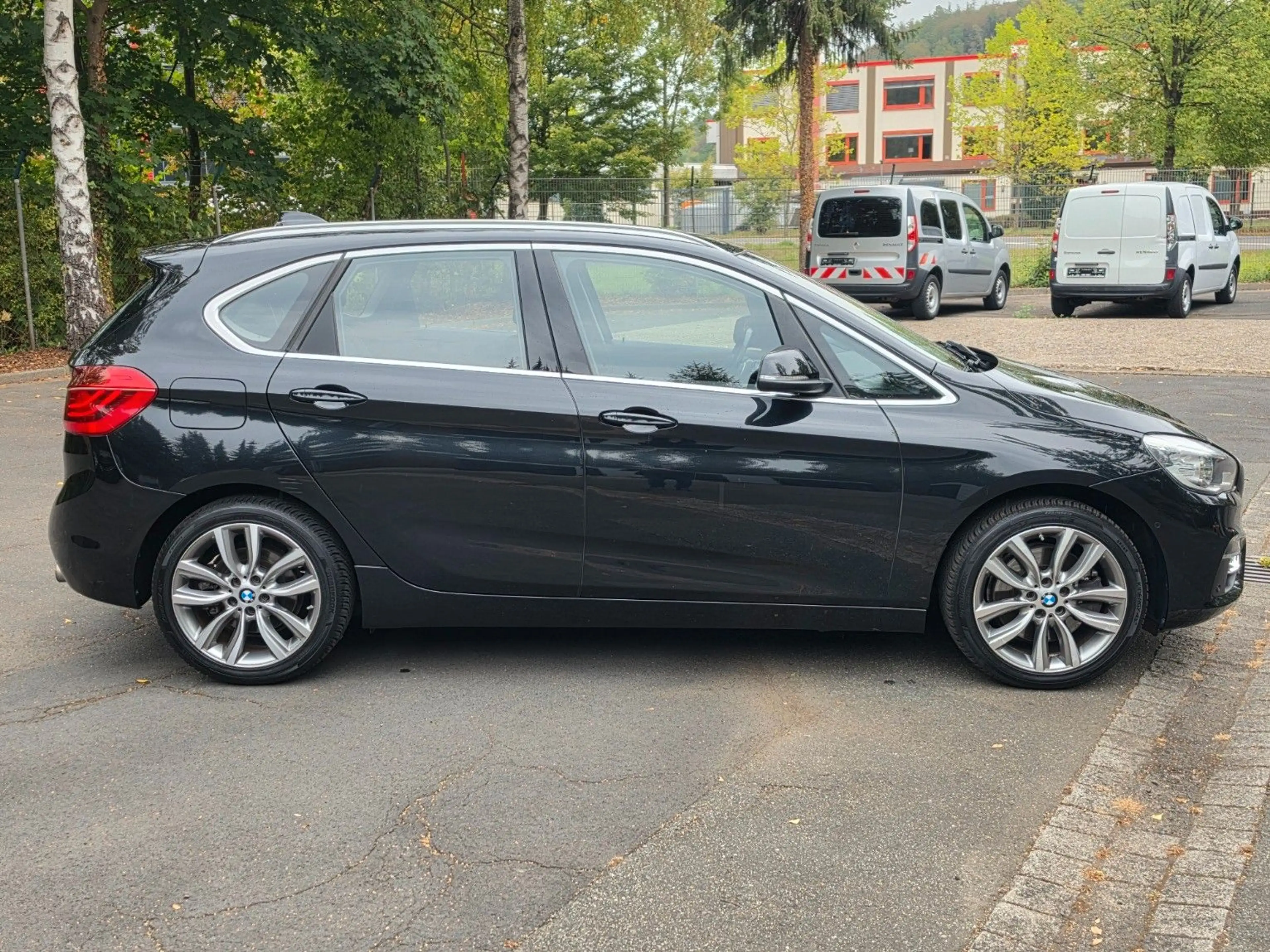 BMW 225 i Active Tourer*LUXURY LINE*LED*PDC*HUD*SHZ* — photo 4