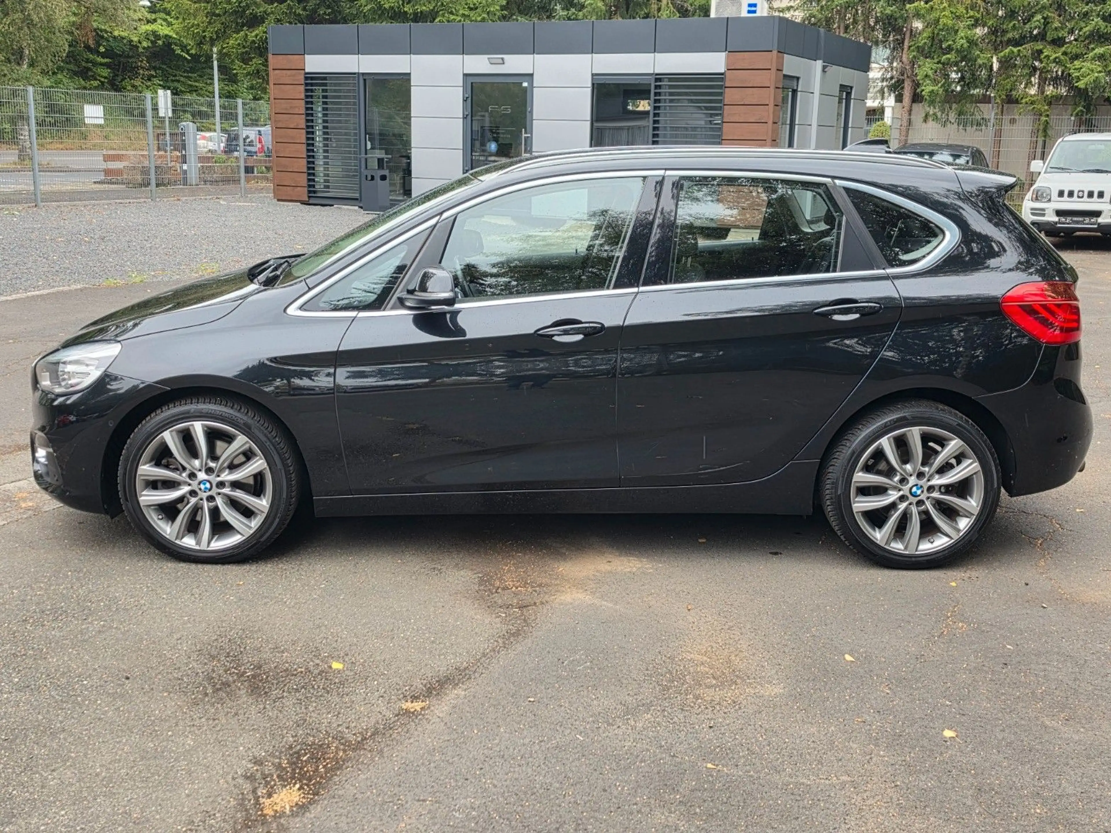 BMW 225 i Active Tourer*LUXURY LINE*LED*PDC*HUD*SHZ* — photo 8