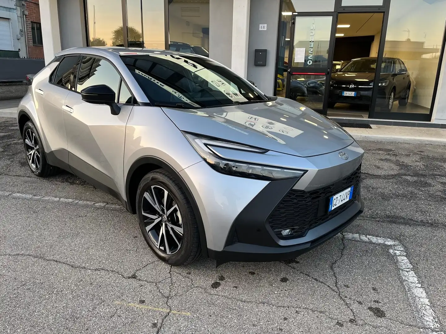 Toyota C-HR C-HR II 2023 1.8 hev Trend fwd e-cvt Argent - 2