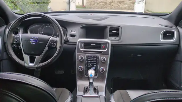 Volvo V60 view 11