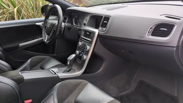 Volvo V60 view 10