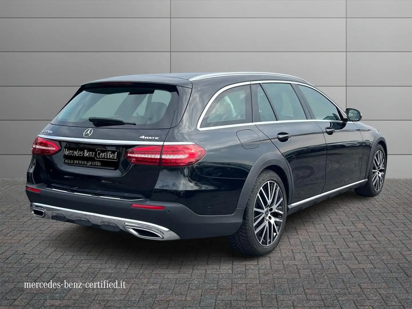 Mercedes-Benz E 220 E SW All-Terrain 220 d mhev Business Sport 4matic Zwart - 2
