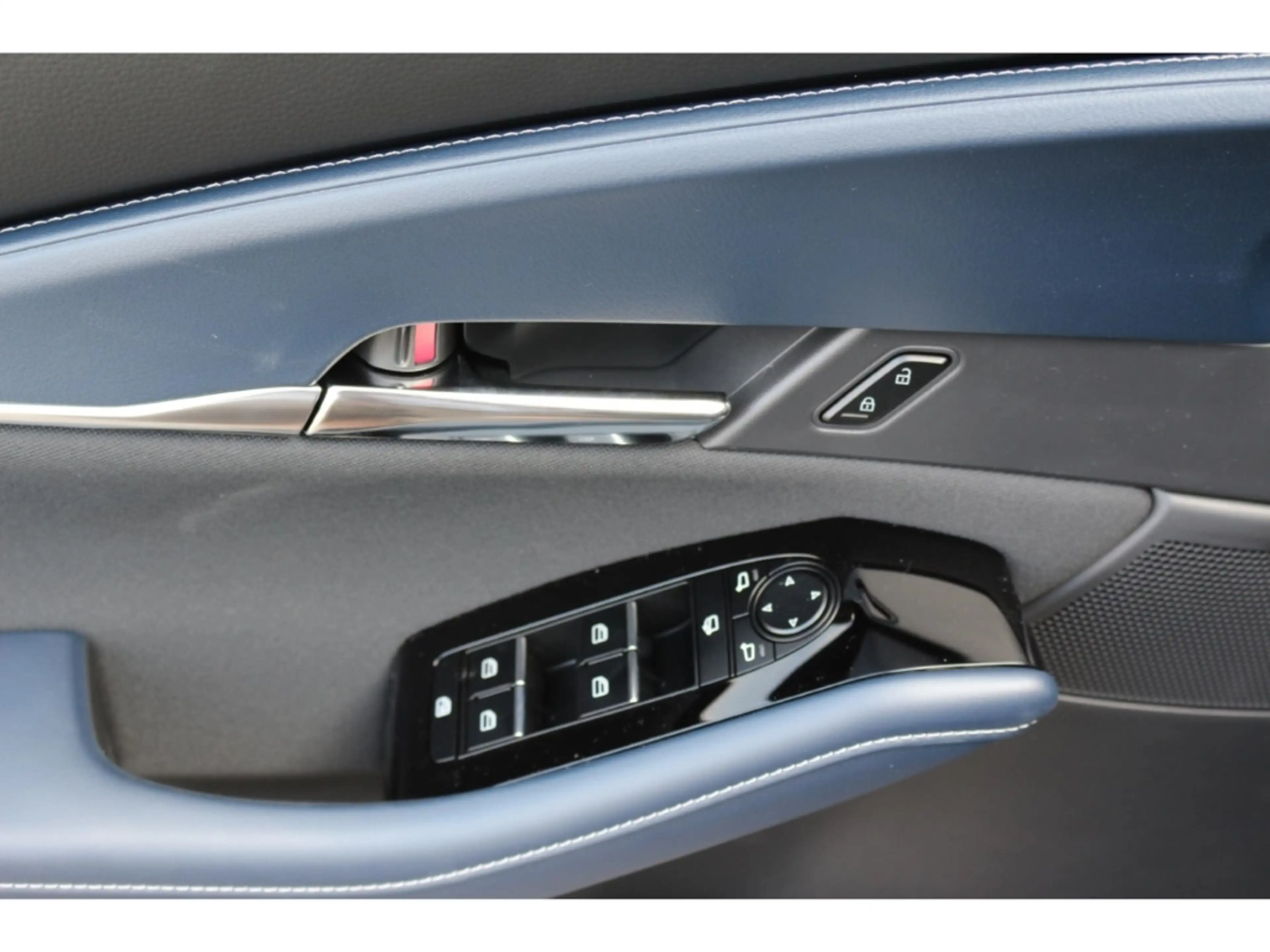 Mazda CX-30 SKY-G SELECTION+BOSE+360°CAM+GJ-RÄDER !! — photo 12