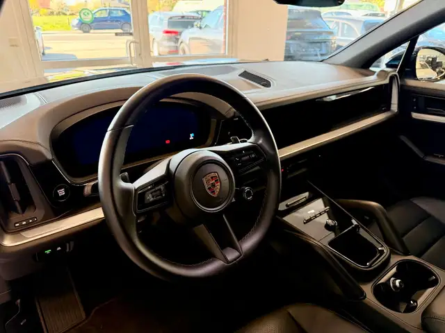 Porsche Cayenne view 13