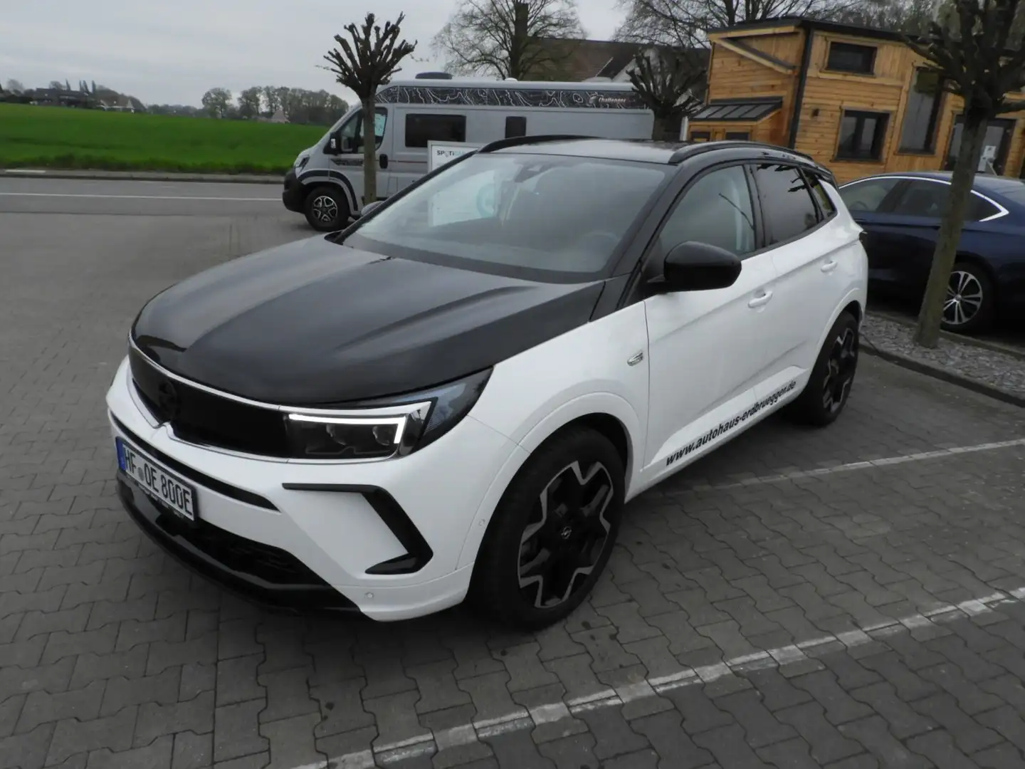 Opel Grandland GSe Plug-in Hybrid 4 AHK Rückfahrkamera Weiß - 2