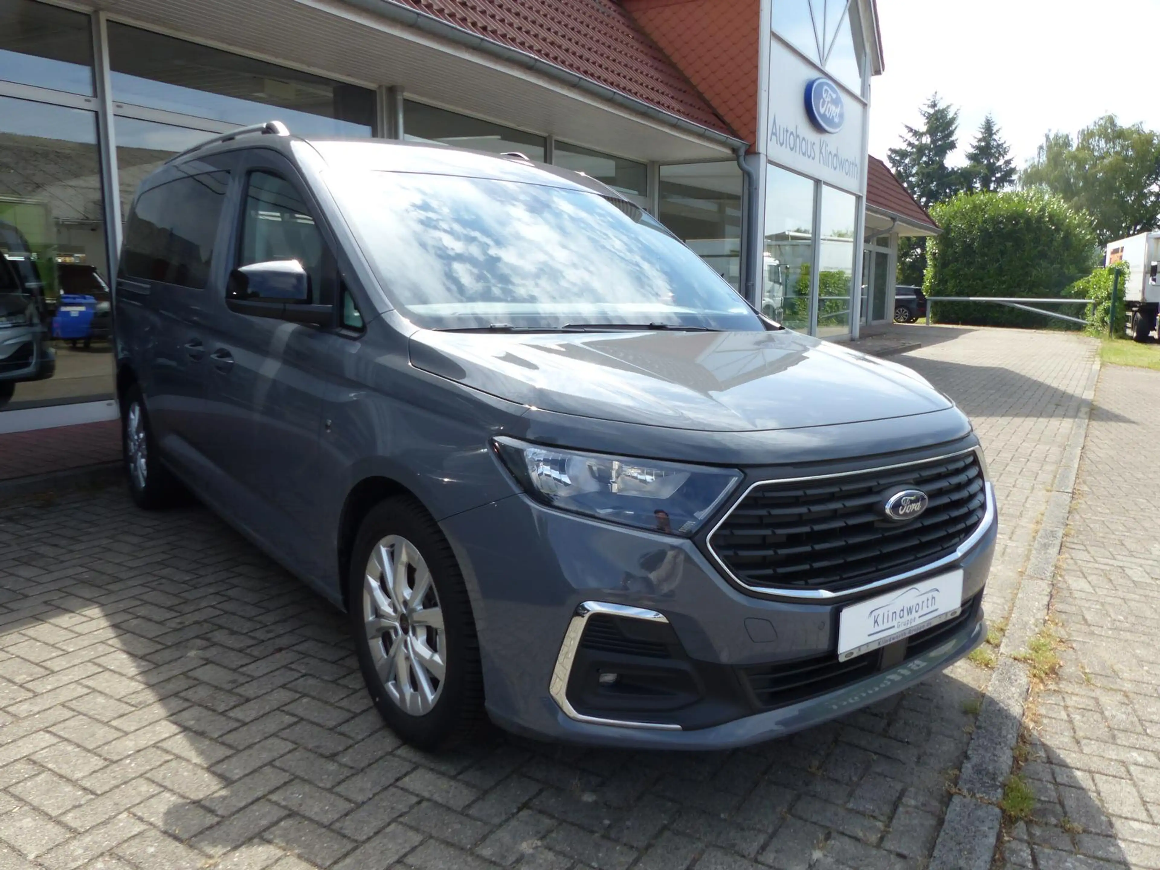Ford Grand Tourneo Connect 1.5 EcoB PHEV Aut.Titanium — photo 3