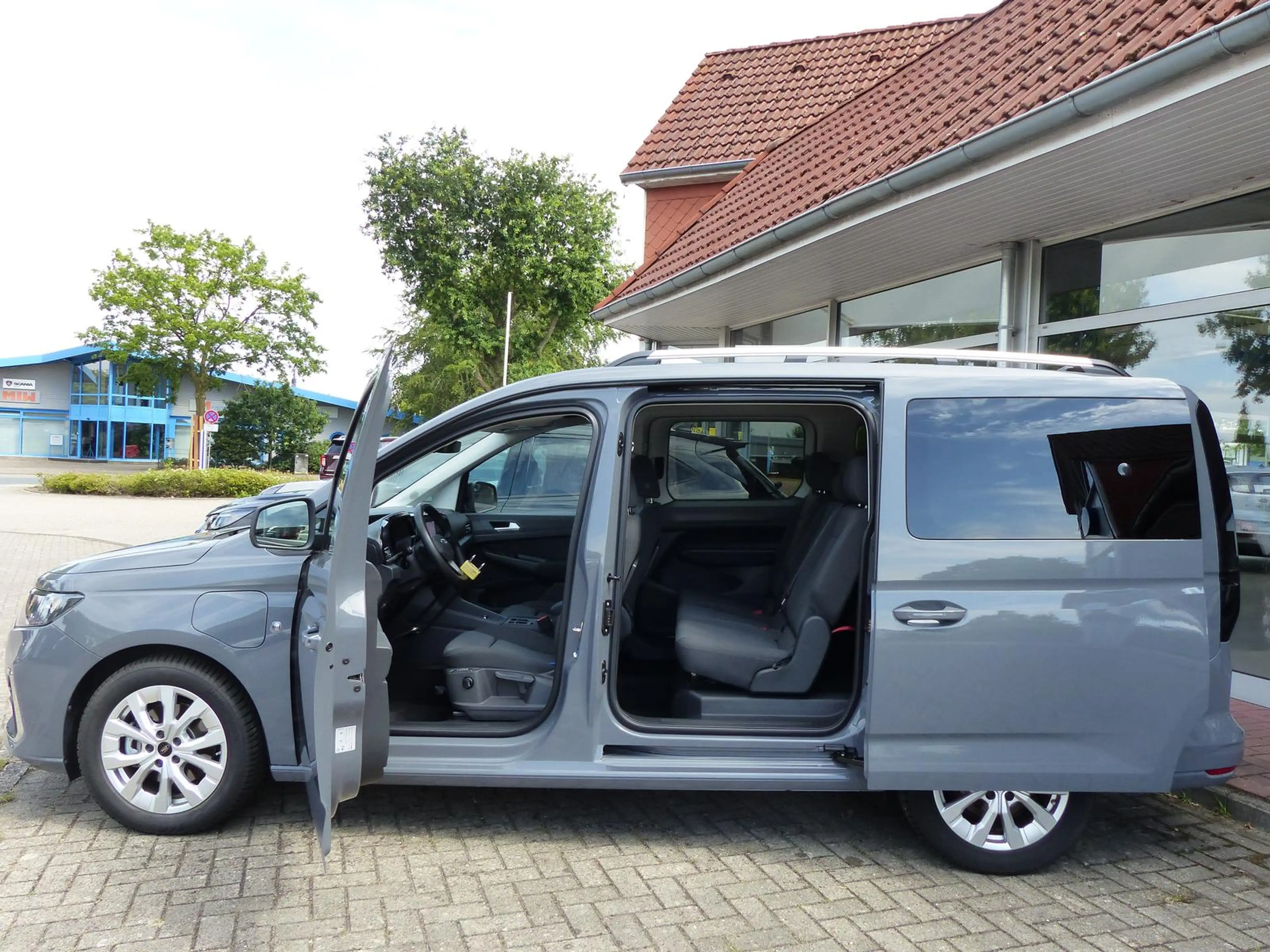 Ford Grand Tourneo Connect 1.5 EcoB PHEV Aut.Titanium — photo 12