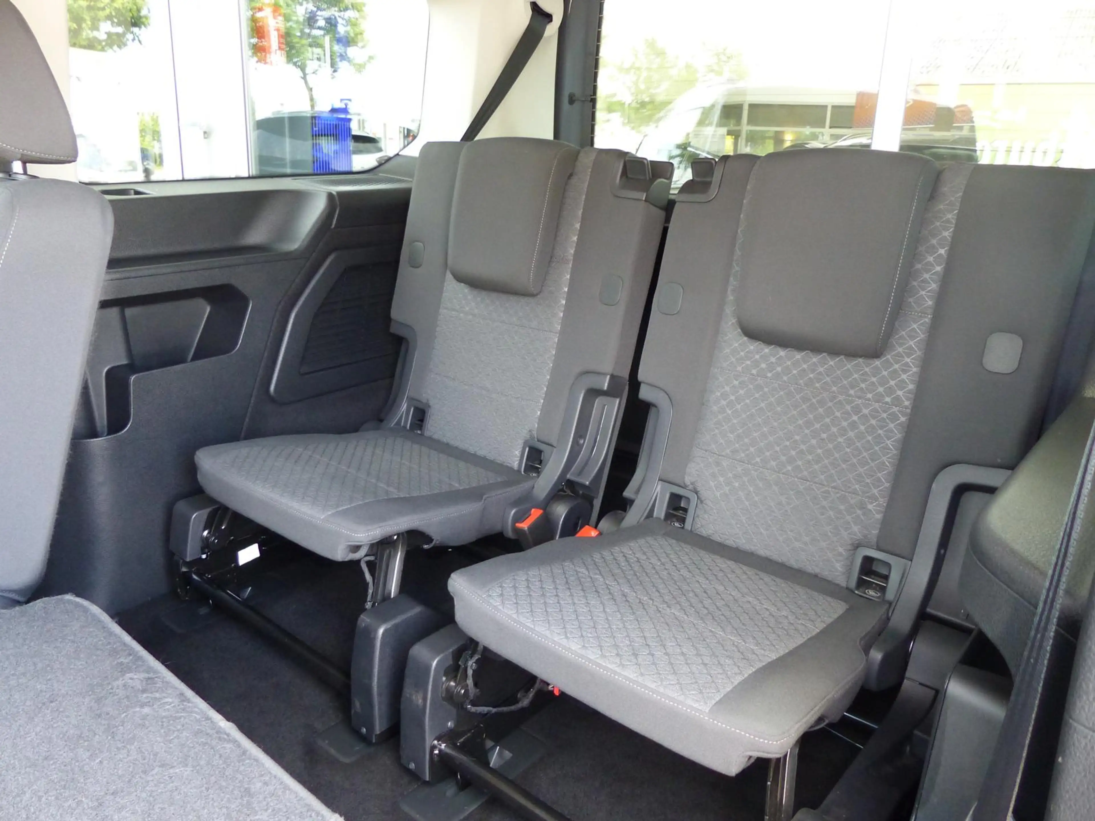 Ford Grand Tourneo Connect 1.5 EcoB PHEV Aut.Titanium — photo 8