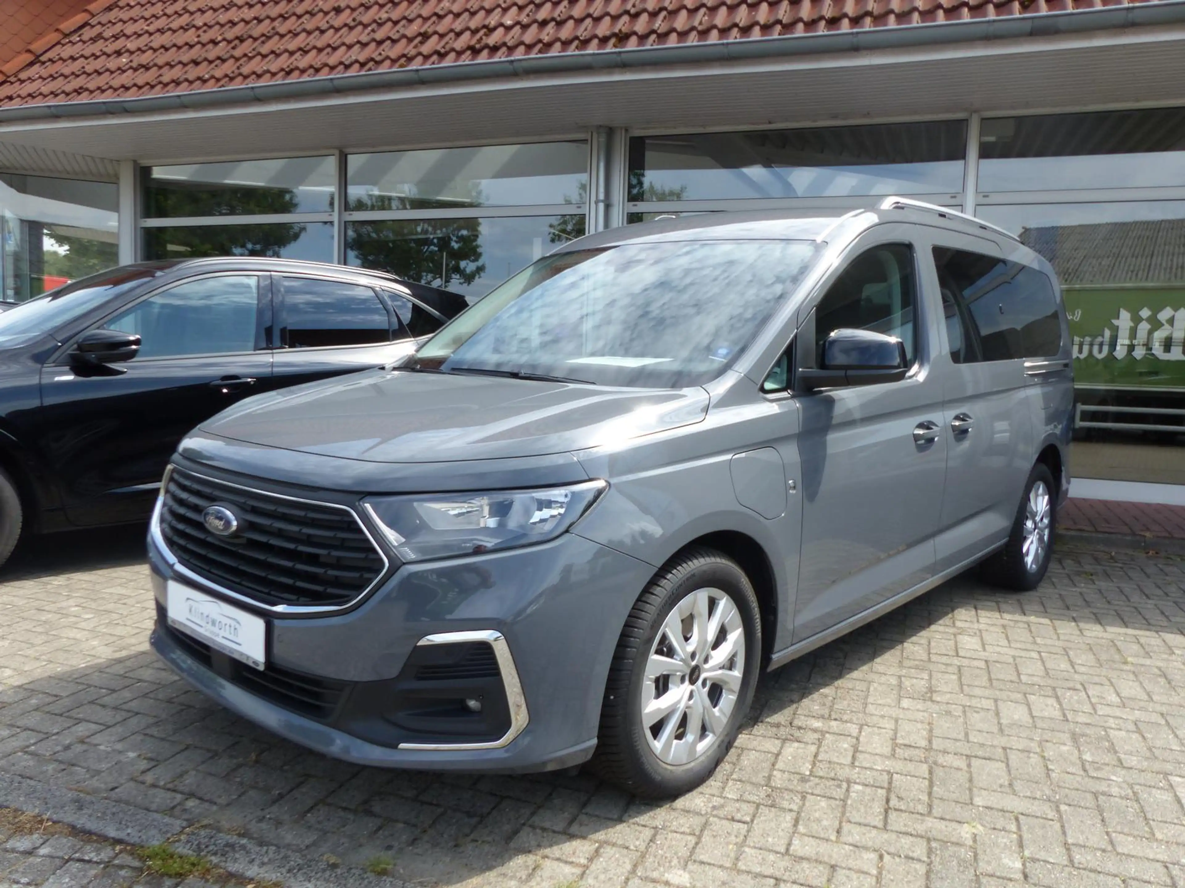 Ford Grand Tourneo Connect 1.5 EcoB PHEV Aut.Titanium — photo 2