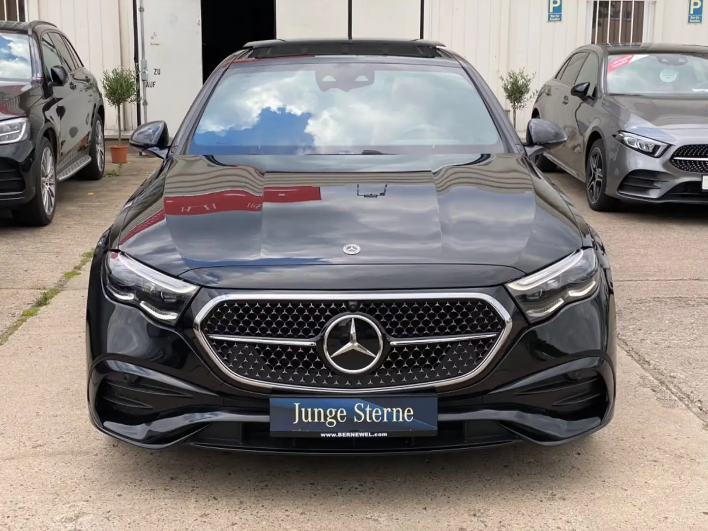 Mercedes-Benz E 220 E220 AMG SuperScreen_Leder_Panorama_Memory_Digital Noir - 2