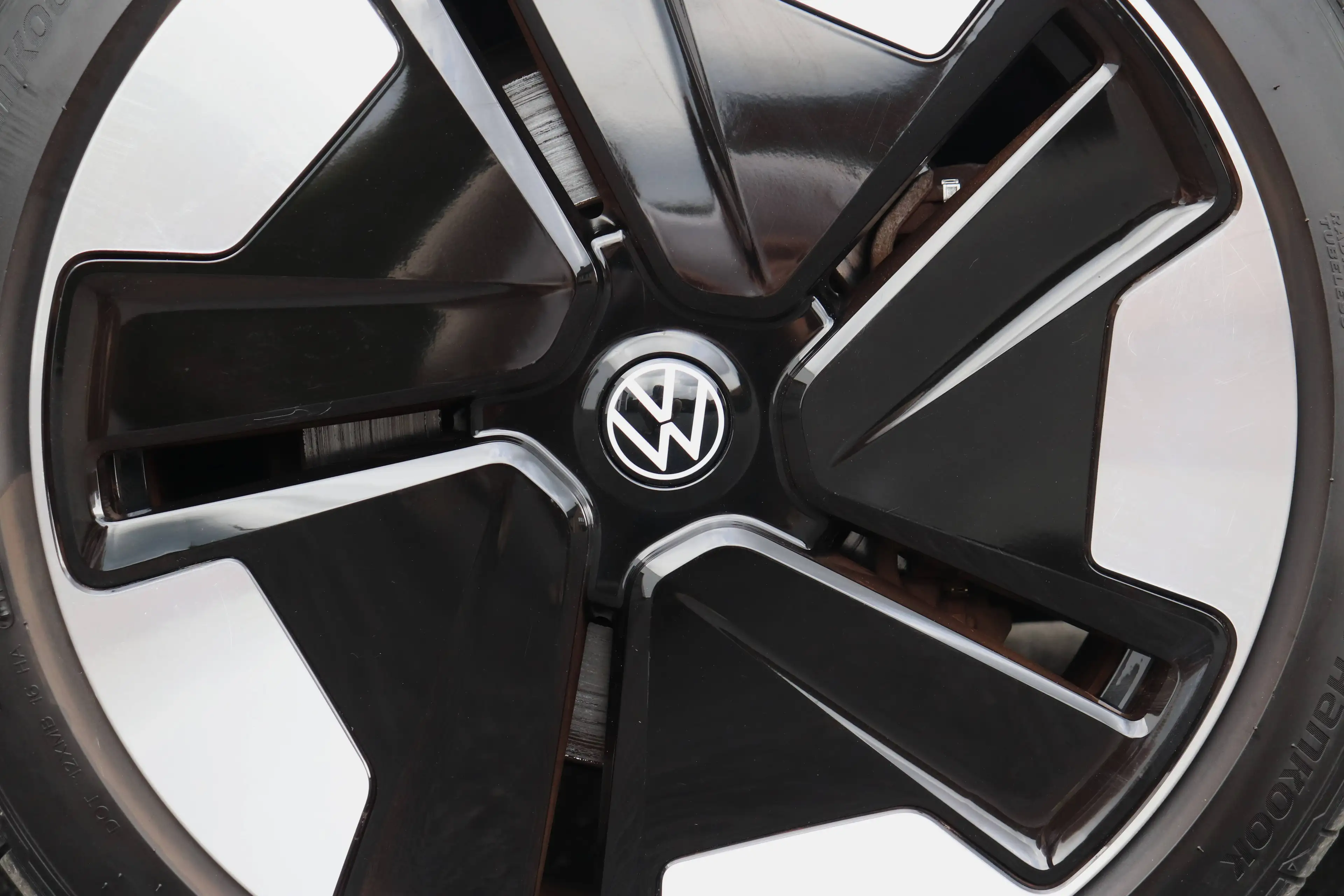 Volkswagen ID. Buzz 77 kWh Pro Style - Cam/Open&Close+/Assist+/Comfort+/Towbar/21"/SOH=97,2% — photo 4