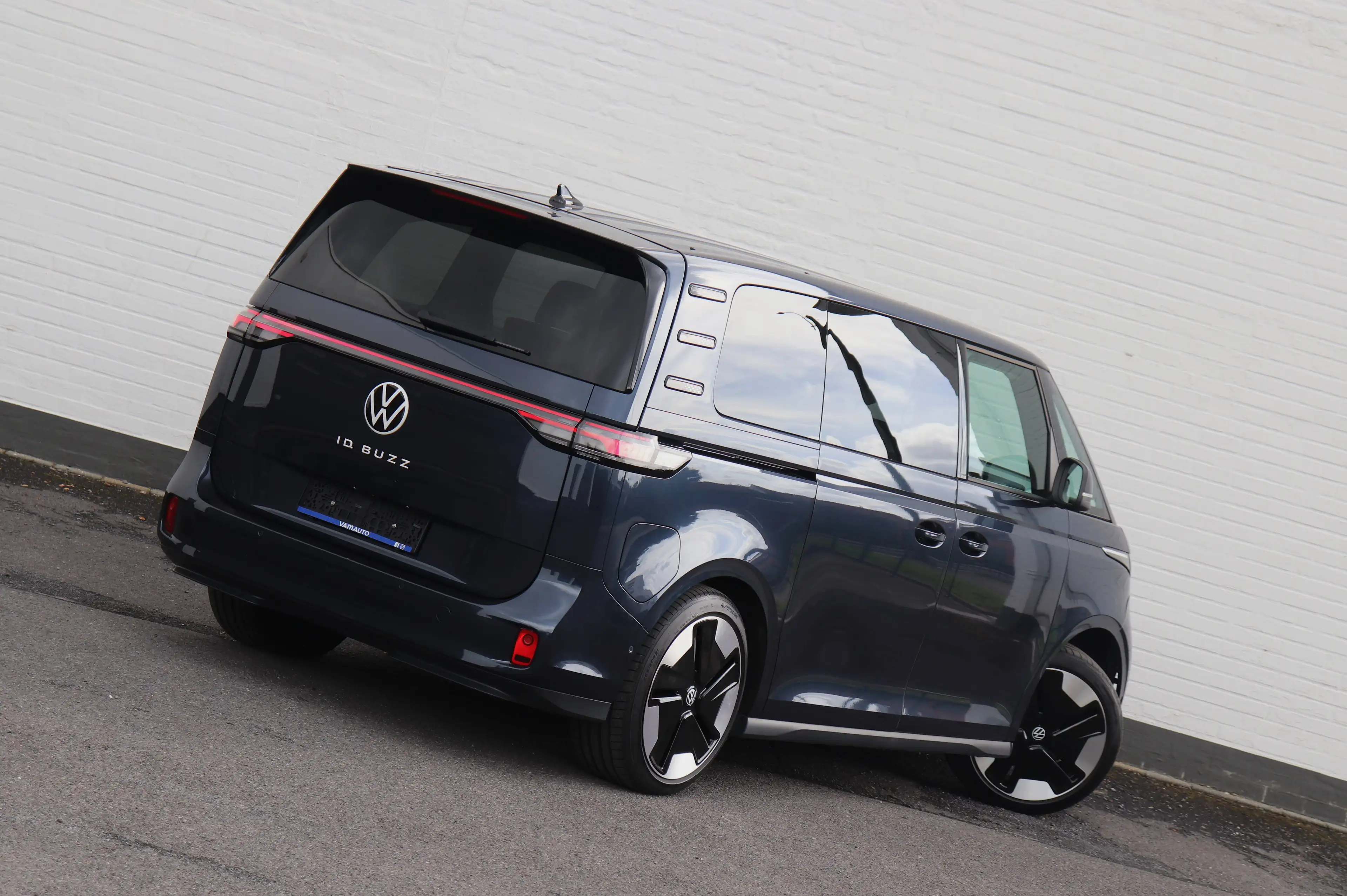 Volkswagen ID. Buzz 77 kWh Pro Style - Cam/Open&Close+/Assist+/Comfort+/Towbar/21"/SOH=97,2% — photo 8