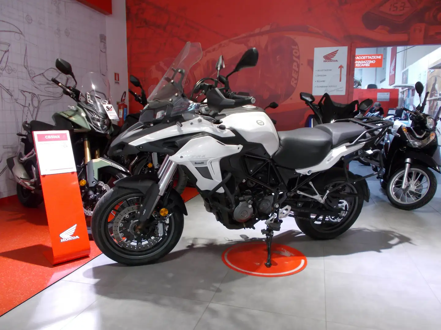 Benelli TRK 502 Bianco - 1