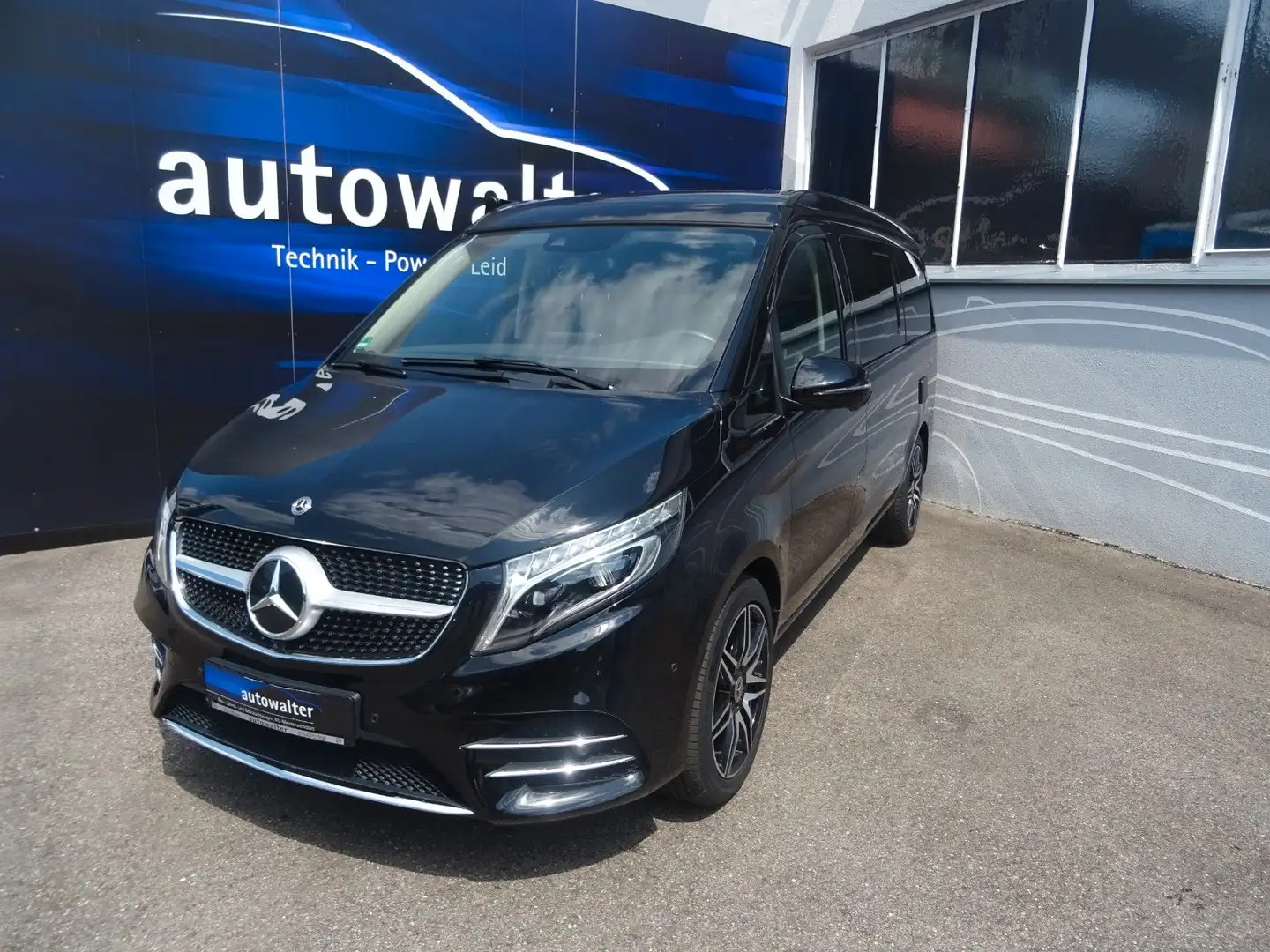 Mercedes-Benz V 300 4 Matic  Marco Polo lang AMG line Schwarz - 2