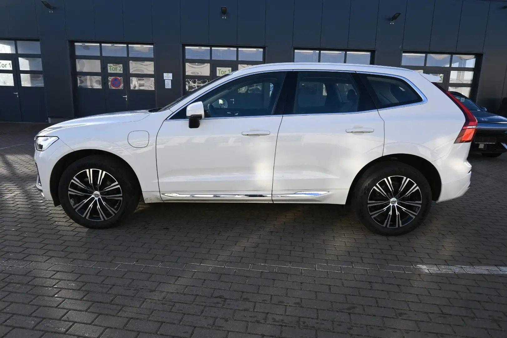 Volvo XC60 T6 Inscription PHEV AWD*AHK*RFK*H&K*STHZG* Weiß - 2