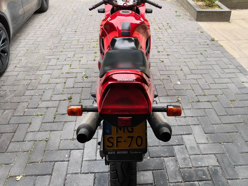 Suzuki GSX 750 - foto 3