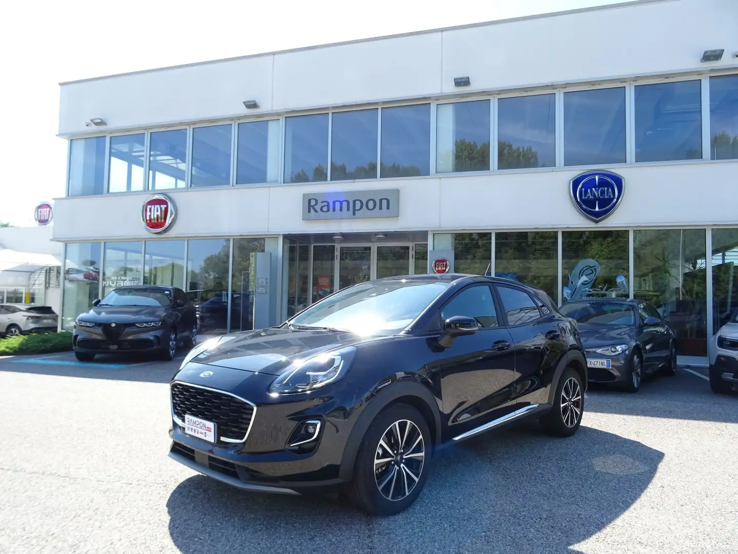 Ford Puma 1.0 EcoBoost Hybrid 125 CV S&S Titanium Nero - 1