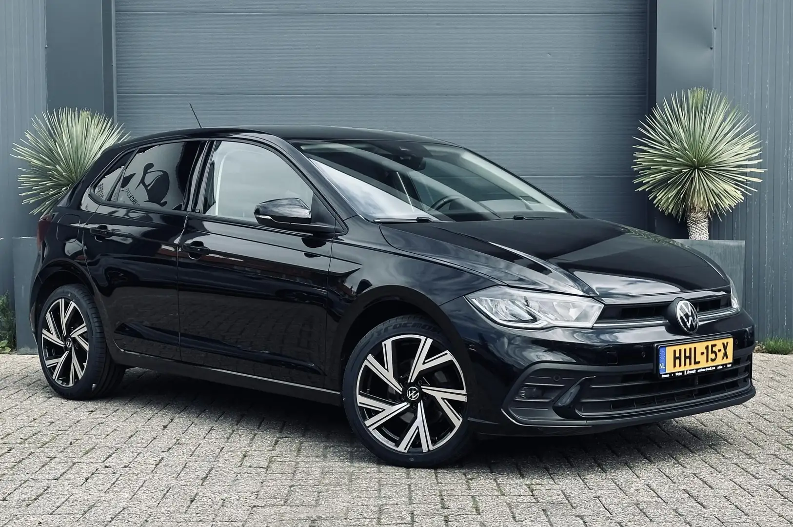 Volkswagen Polo 1.0 TSI Automaat Navi/AppleCarPlay/Aut Noir - 1