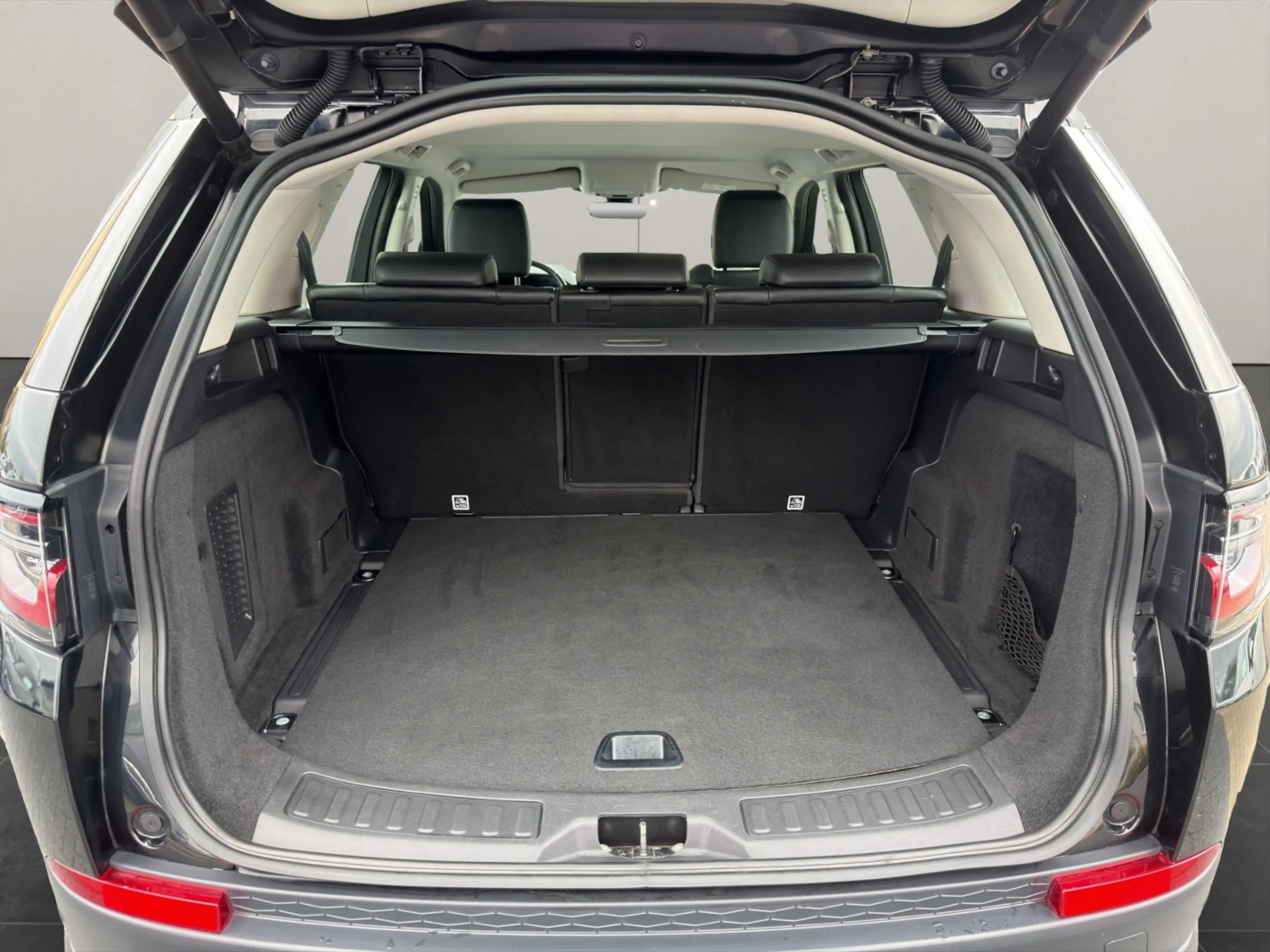 Land Rover Discovery Sport 2.0 P200 SE AWD *KAMERA LEDER* — photo 9
