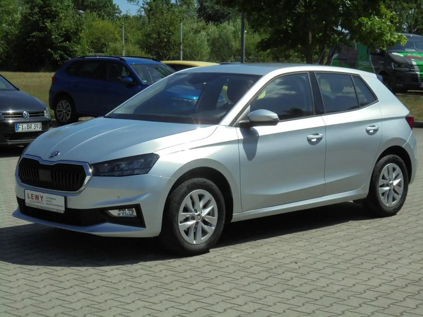 Skoda Fabia 1.0 MPI Selection+WERKSGARANTIE+LED+ Silber - 1