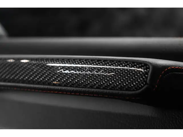 Mercedes-Benz G-Class view 22