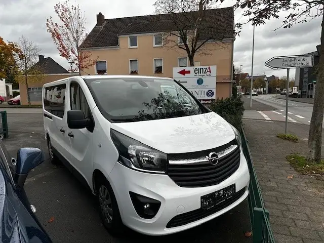 Opel Vivaro 1.6 DCI L2 9 Sitzer Brandschaden *Motor Läuft*