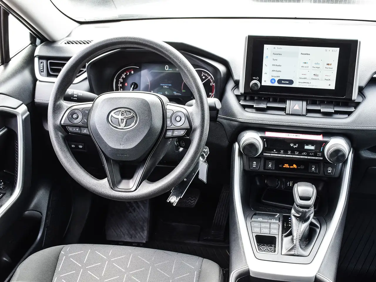 Toyota RAV 4 снимка Toyota RAV 4
