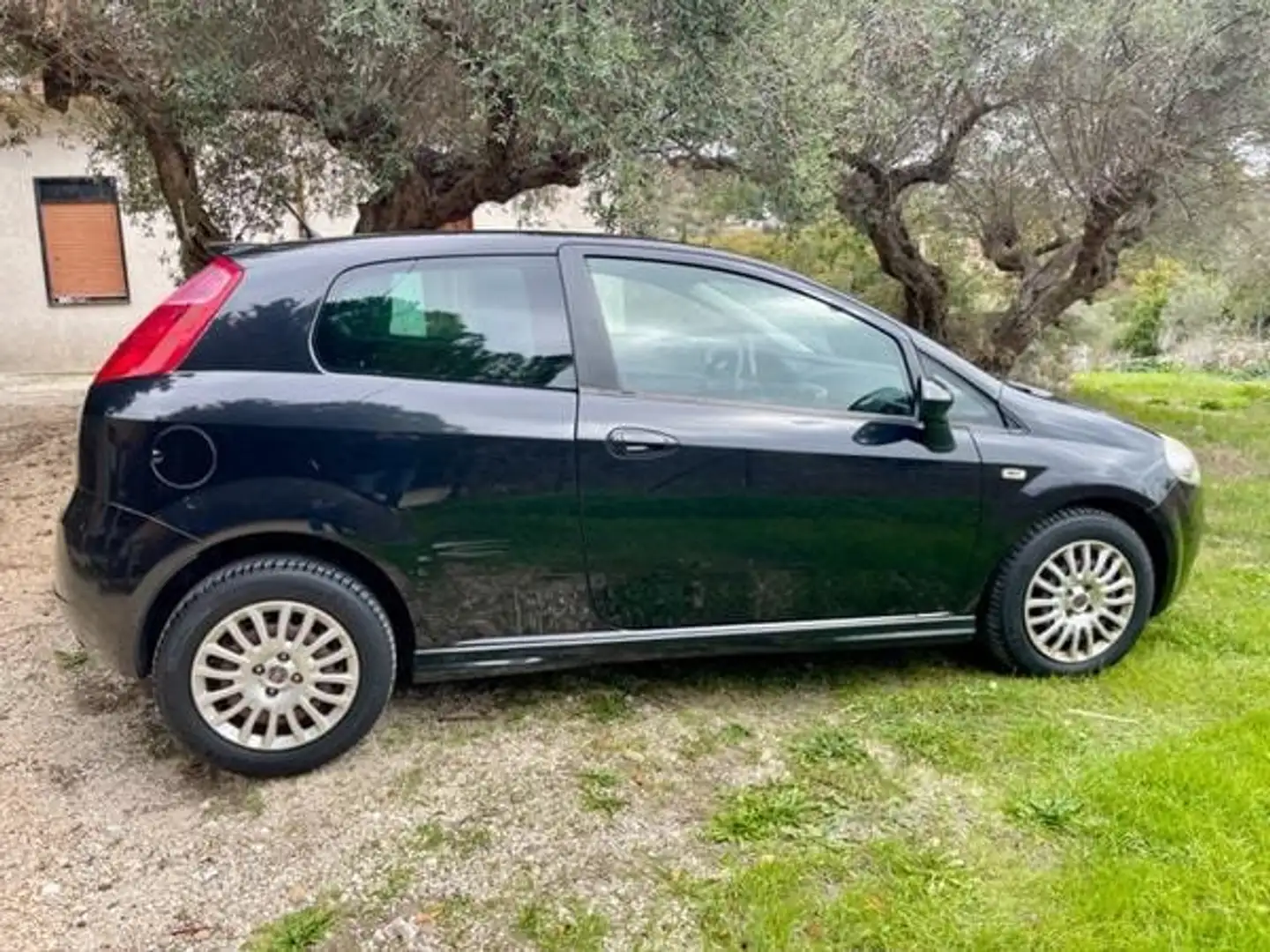 Fiat Grande Punto Grande Punto 3p 1.3 mjt 16v Dynamic 75cv Чёрный - 1