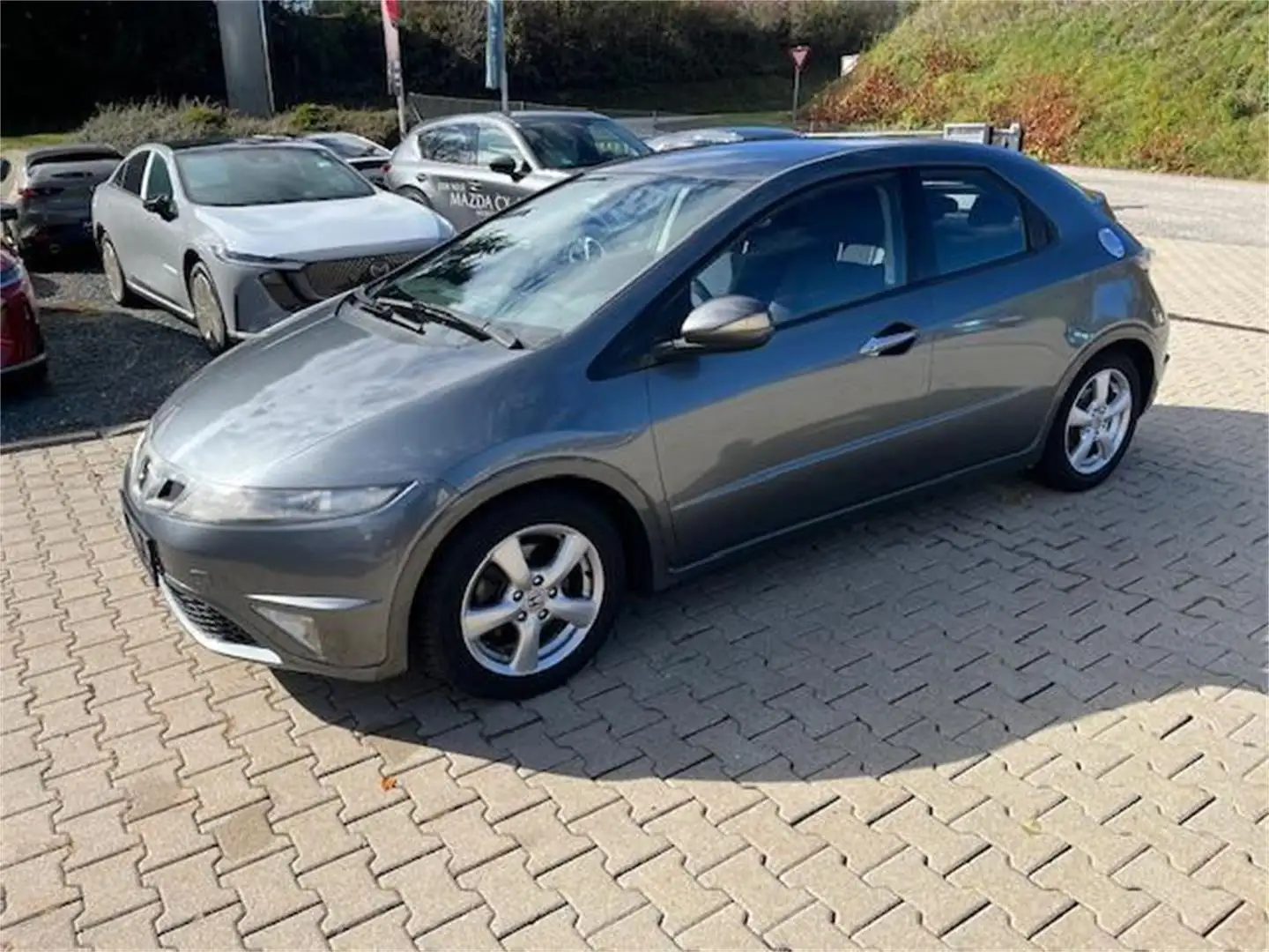 Honda Civic 1,4i Sport Gris - 1