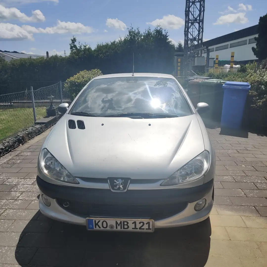 Peugeot 206 CC 110 Silber - 2