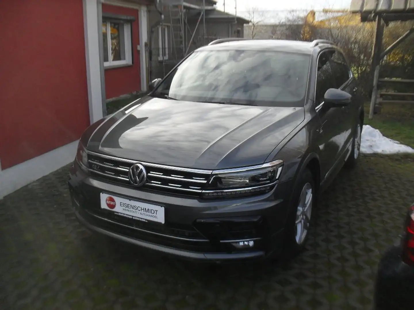Volkswagen Tiguan R-Line 4Motion LED NAVI SHZ CAM SR+WR Gris - 1