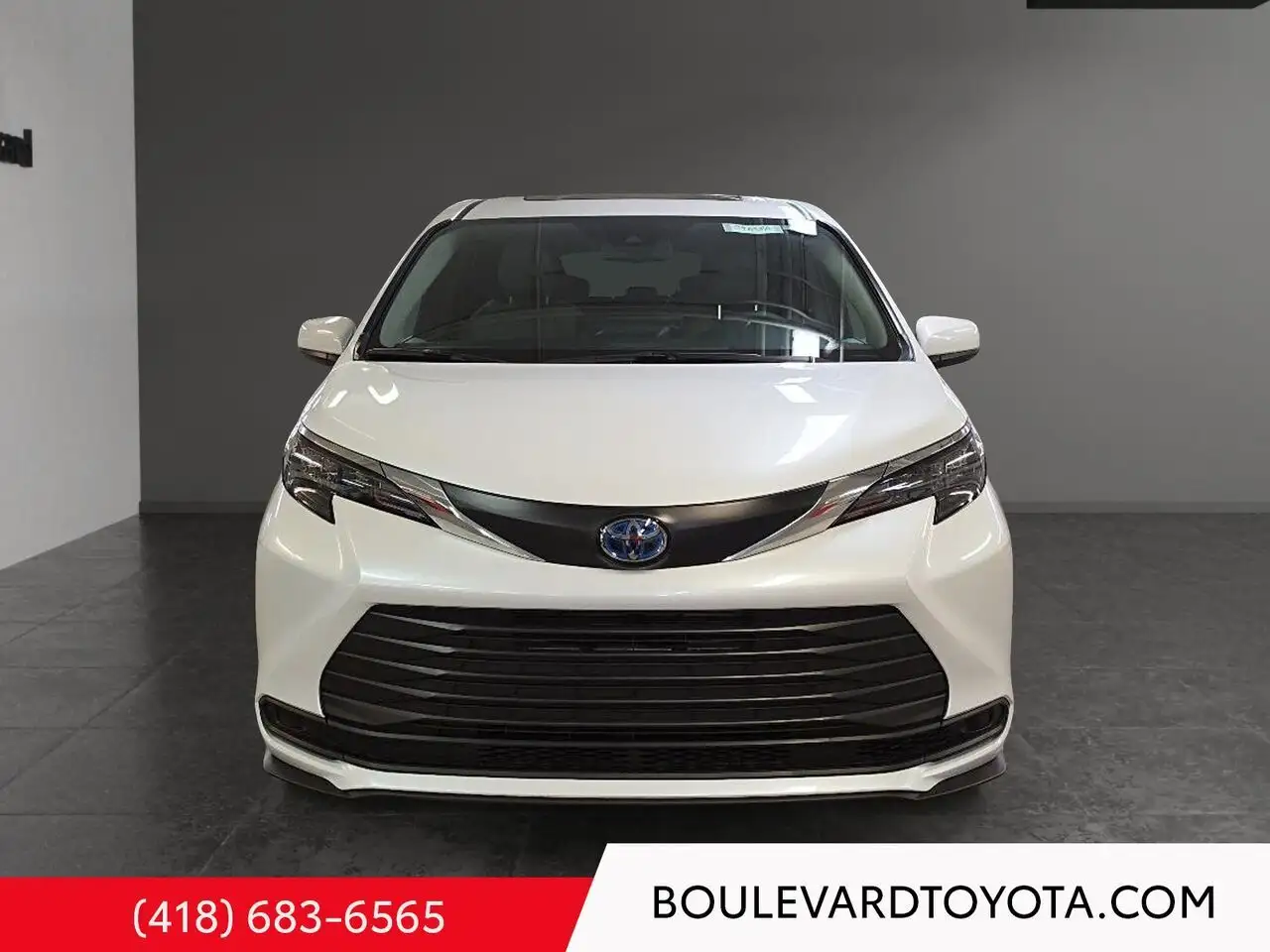 Toyota Sienna снимка Toyota Sienna