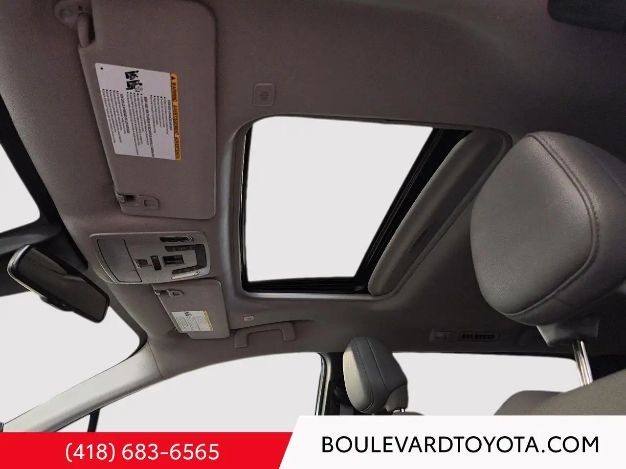Toyota Sienna снимка Toyota Sienna