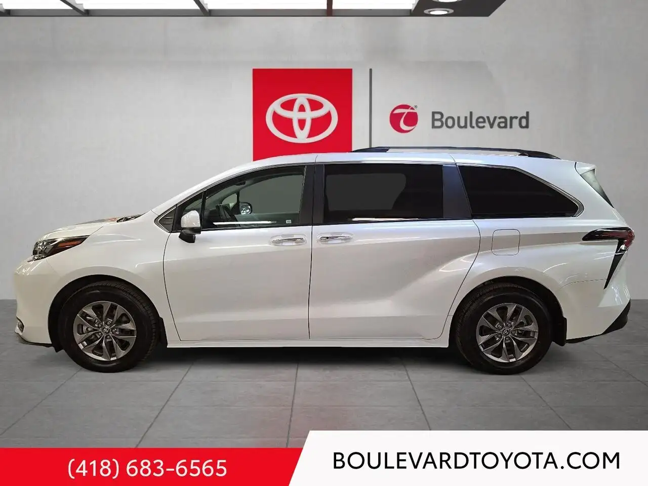 Toyota Sienna снимка Toyota Sienna